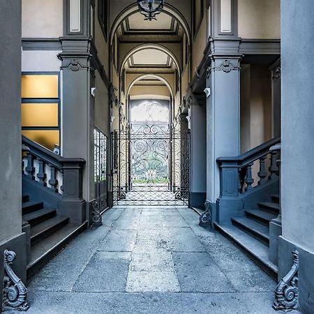 Ad Un Passo Dal Duomo Elegante Appartamento Wifi Милан Экстерьер фото