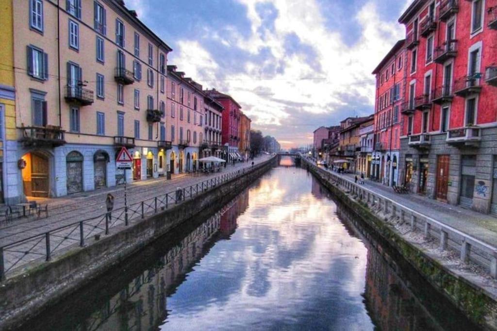 Ad Un Passo Dal Duomo Elegante Appartamento Wifi Милан Экстерьер фото