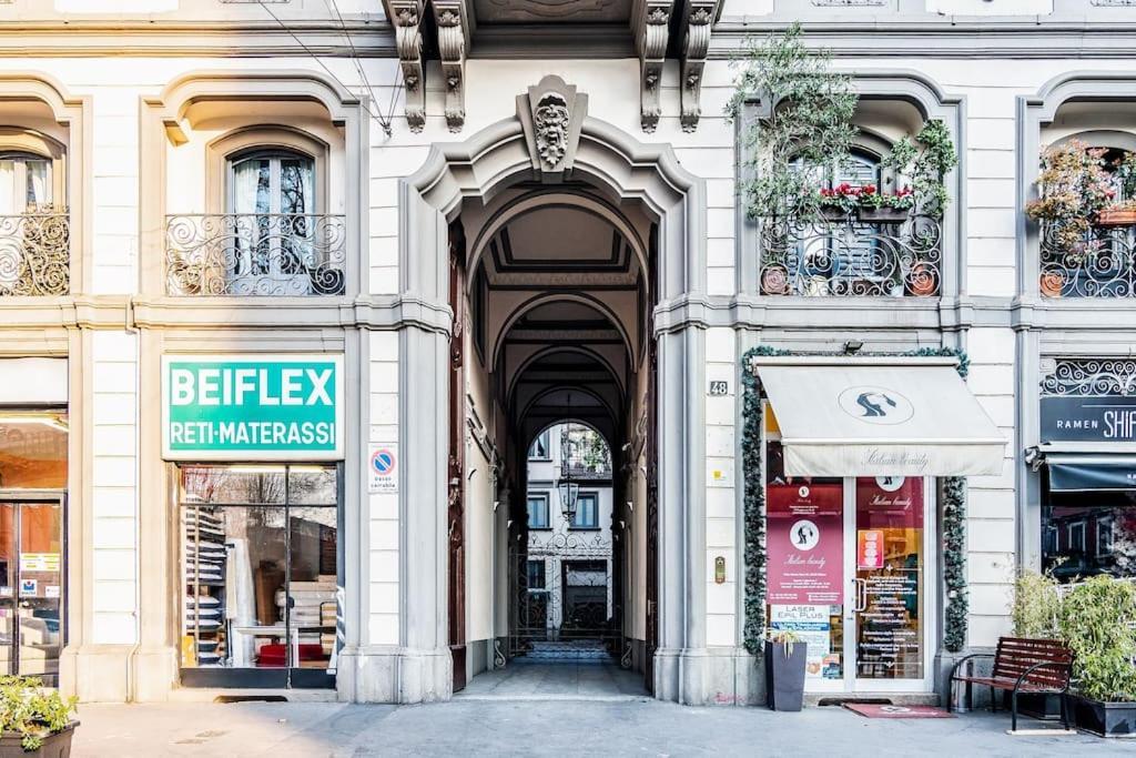 Ad Un Passo Dal Duomo Elegante Appartamento Wifi Милан Экстерьер фото